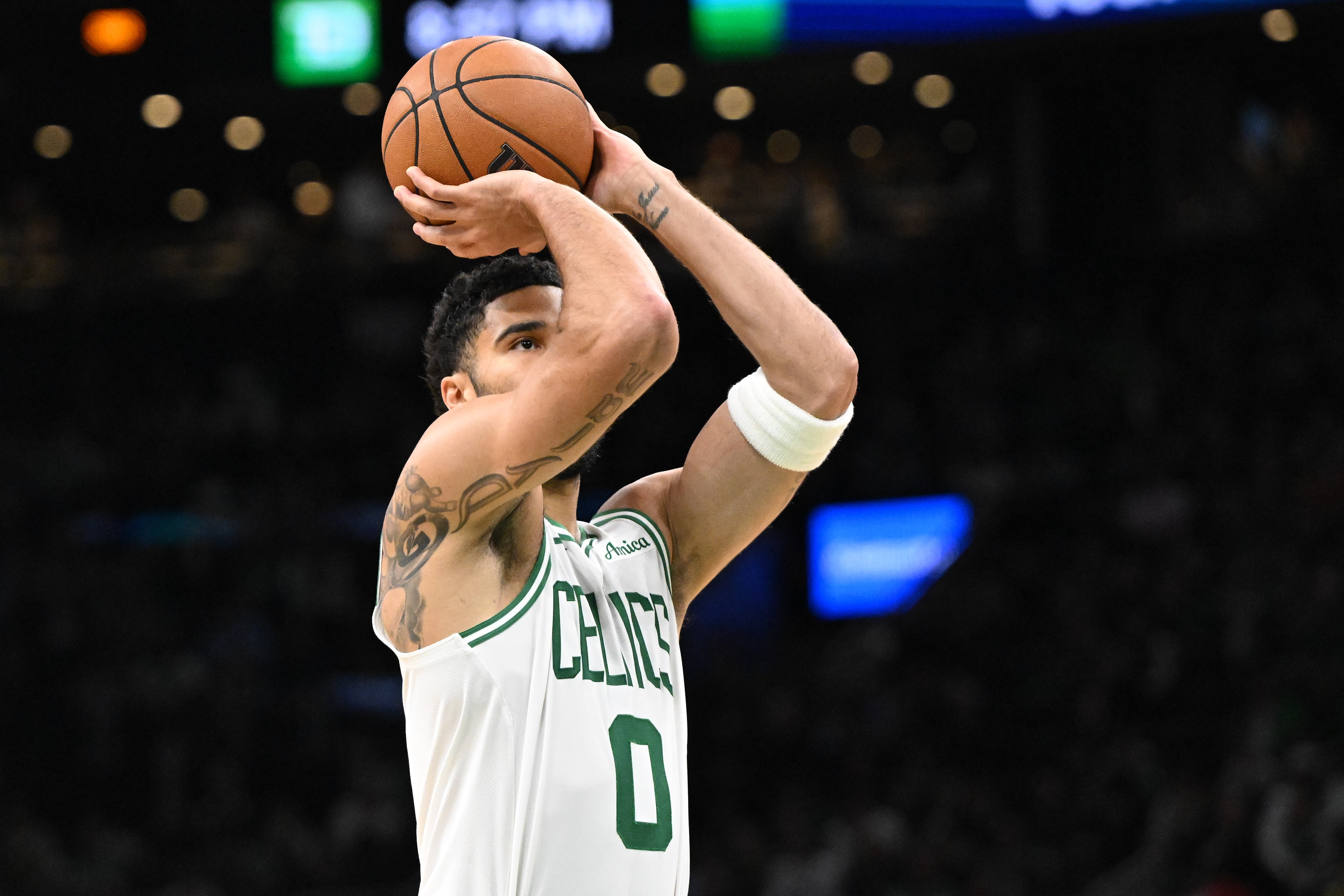 塔图姆30+5+8+5三分 前锋历史第二仅次詹姆斯