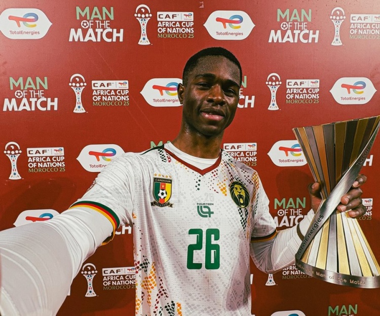 德天空曝阿森纳等英超队关注药厂锋线新星 标价超6000万欧