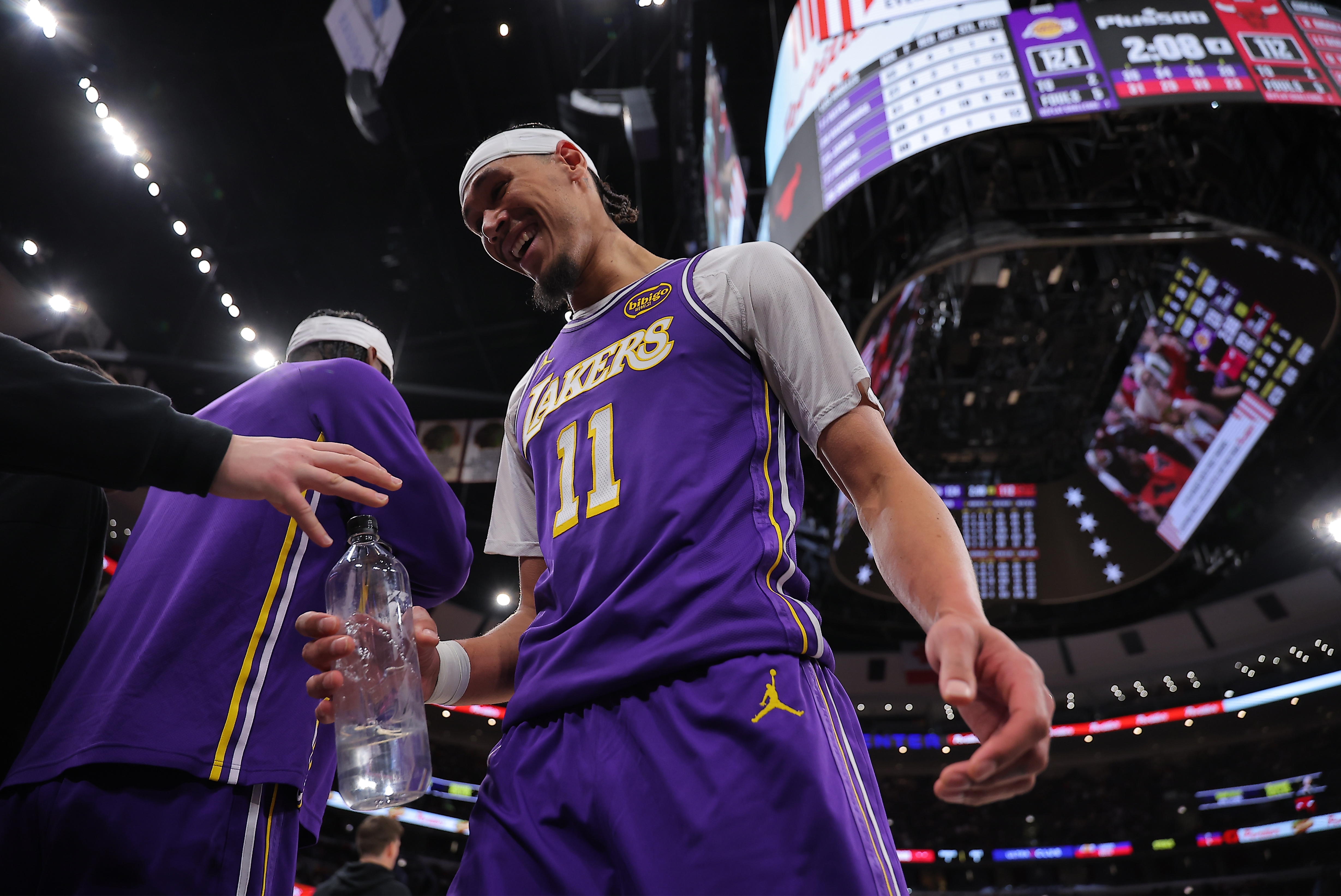 海斯三分回应质疑 高效百分百命中率助湖人取胜