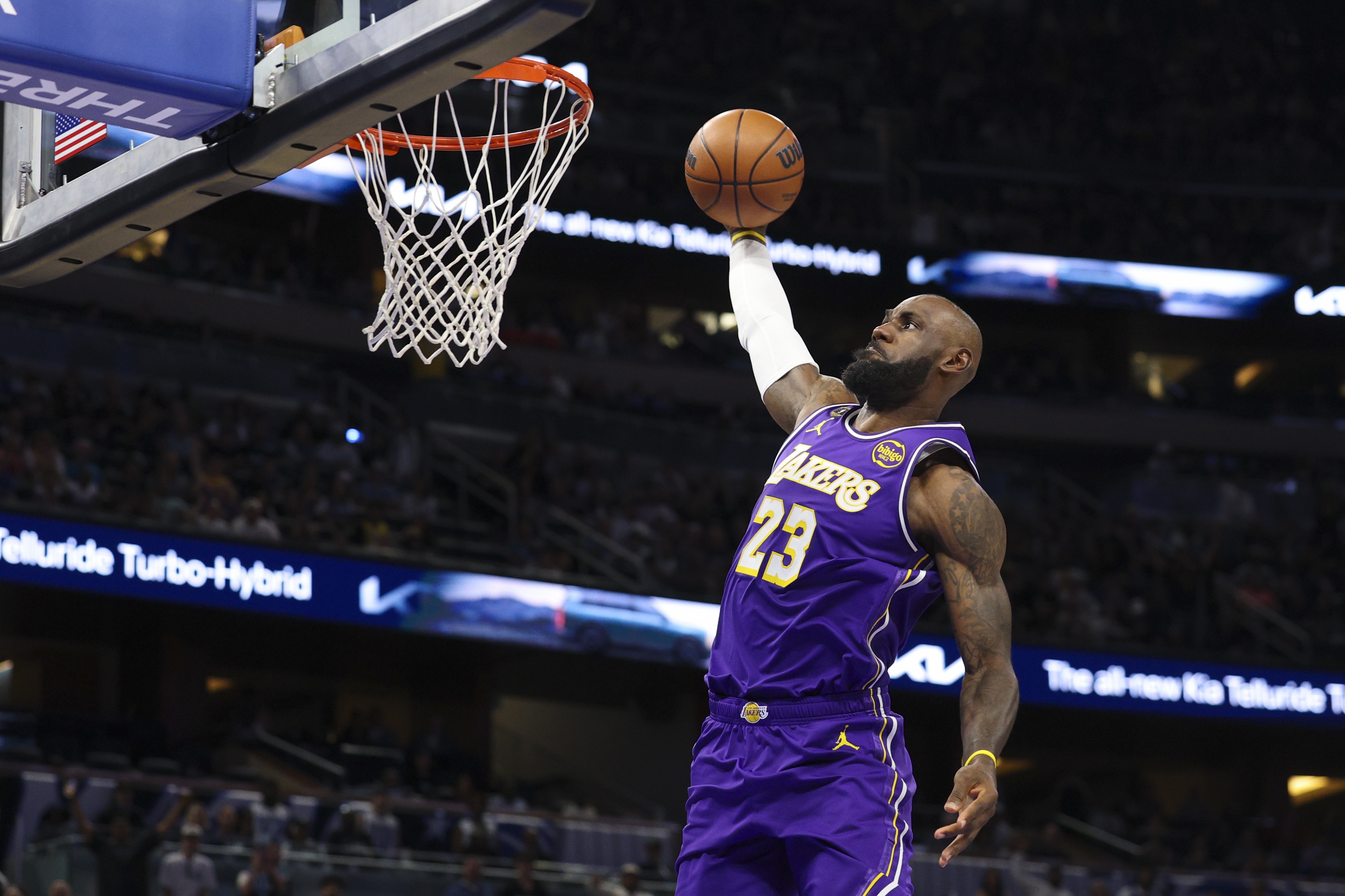 贝弗利评湖人争冠前景 称詹皇球队永远在竞争者行列