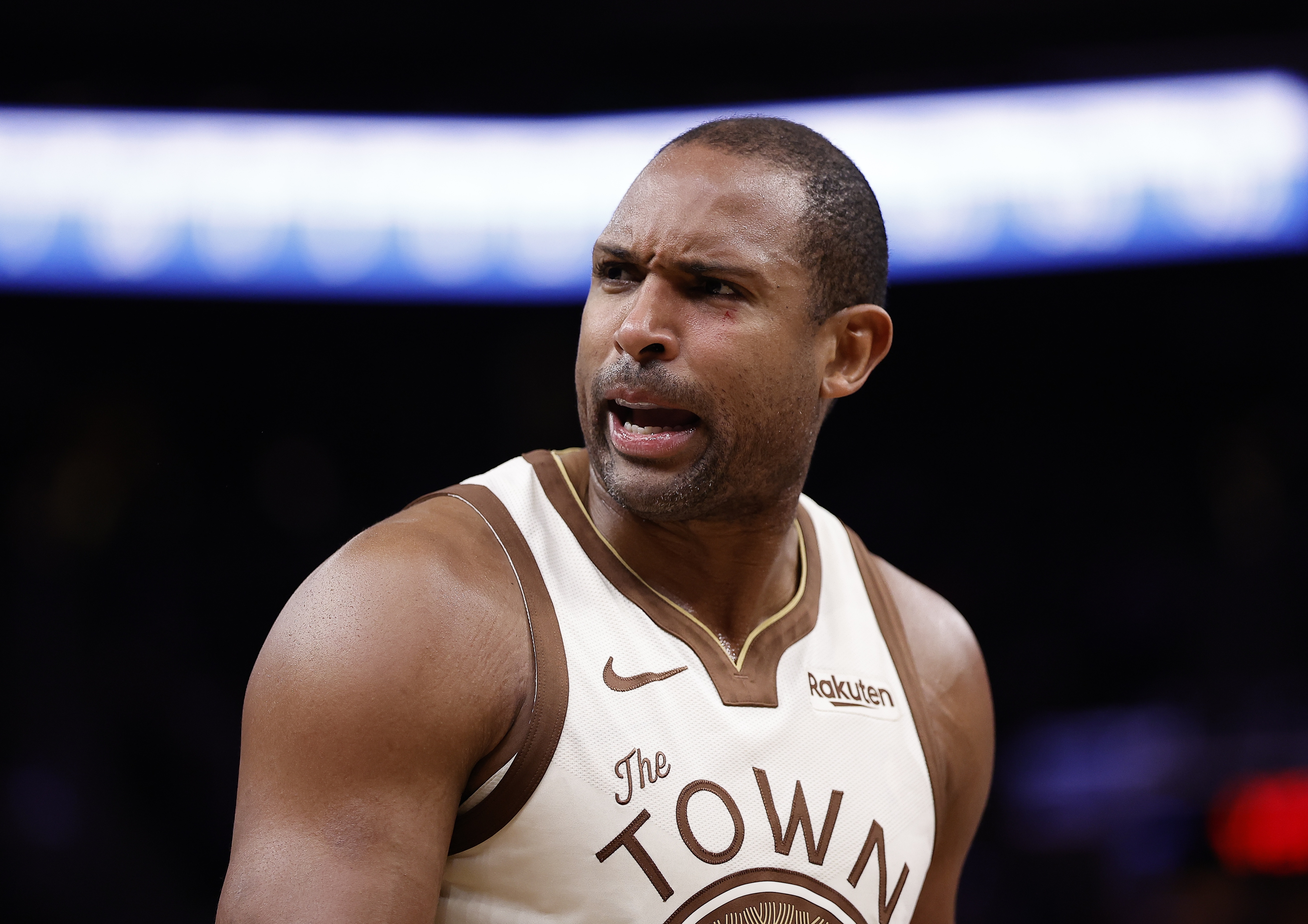 霍福德小腿拉伤未合练 表态专注恢复力争常规赛前复出