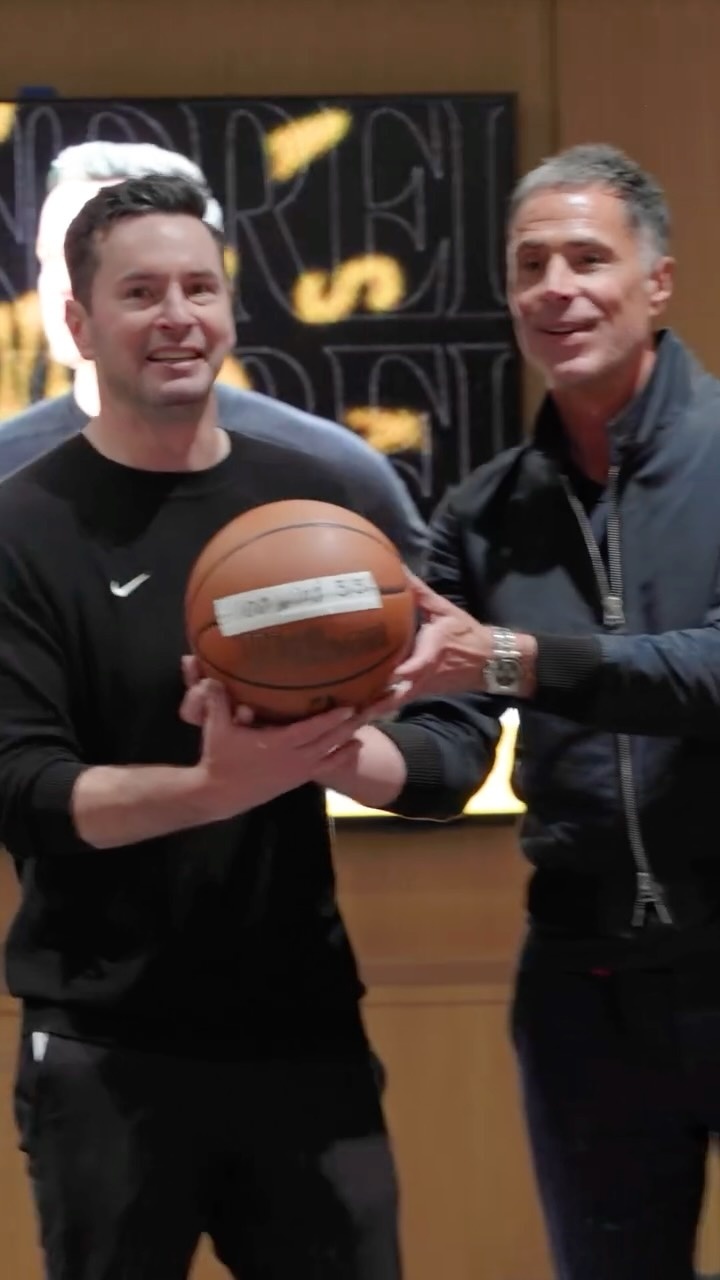 湖人主场轻取骑士 詹姆斯胜场数登顶历史第一