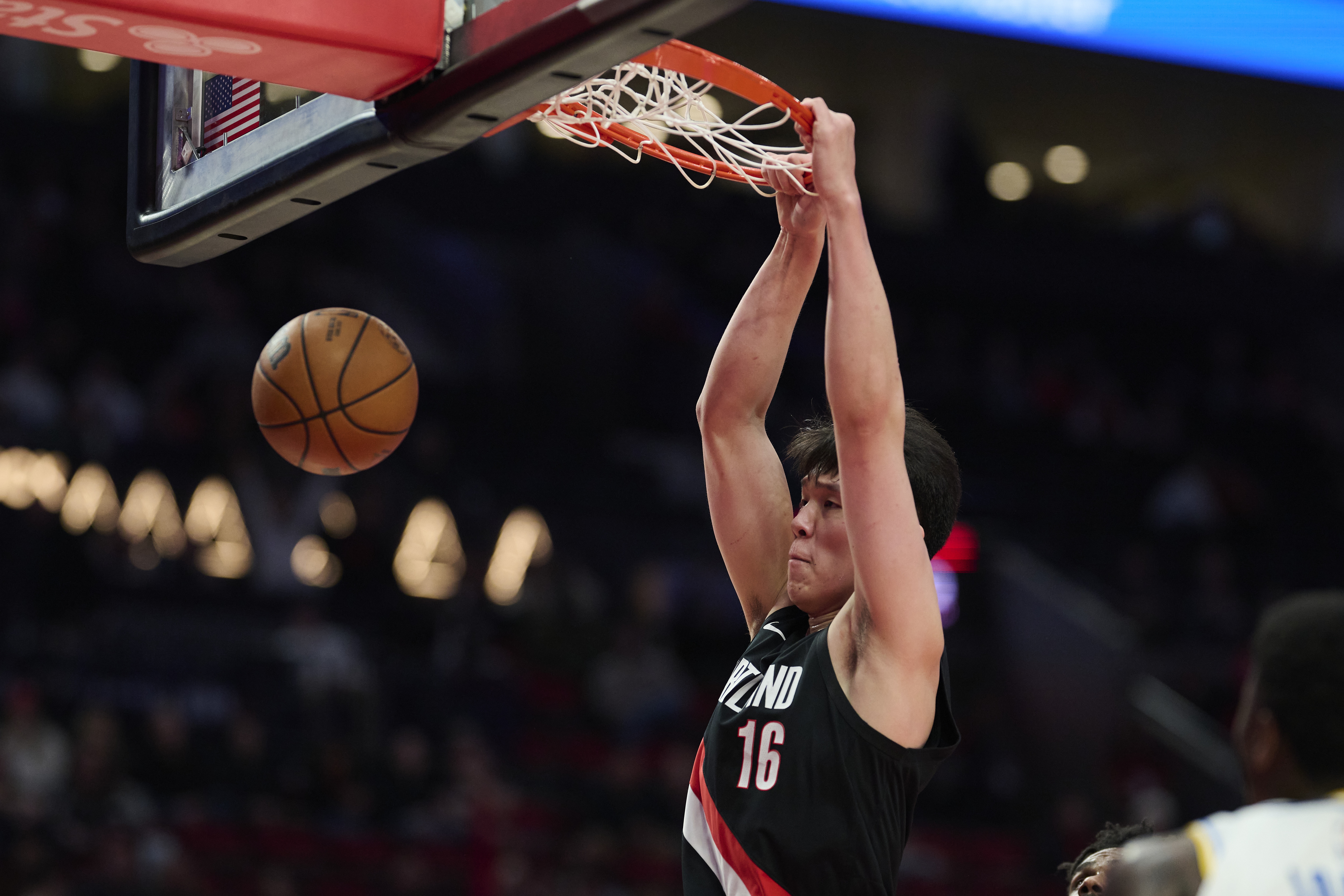 开拓者因违规接触杨瀚森被罚10万美金 美记调侃潜在回报率