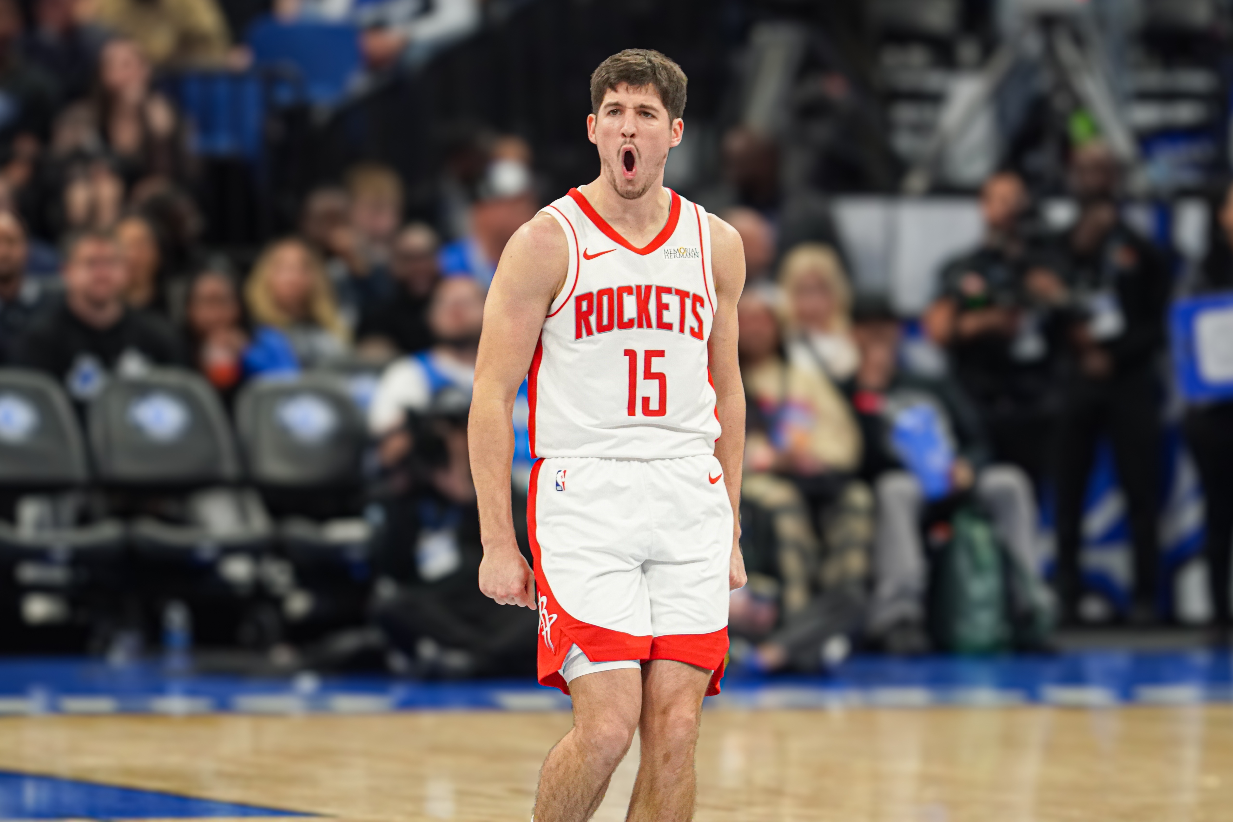 火箭背靠背战雄鹿首发调整 谢泼德重回先发