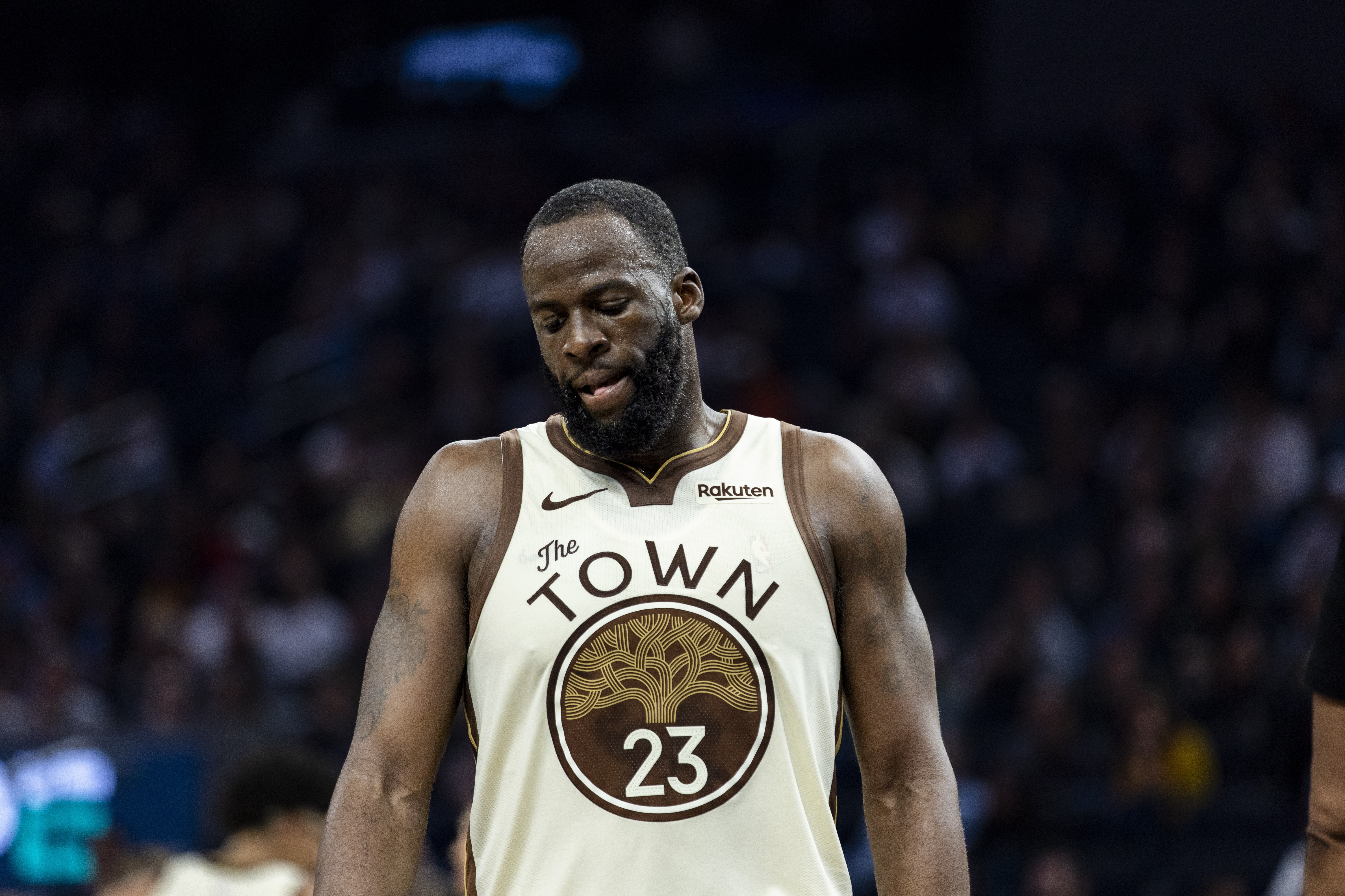 文班亚马41+18+3帽零失误 赛后坦言与追梦同场竞技感觉奇妙