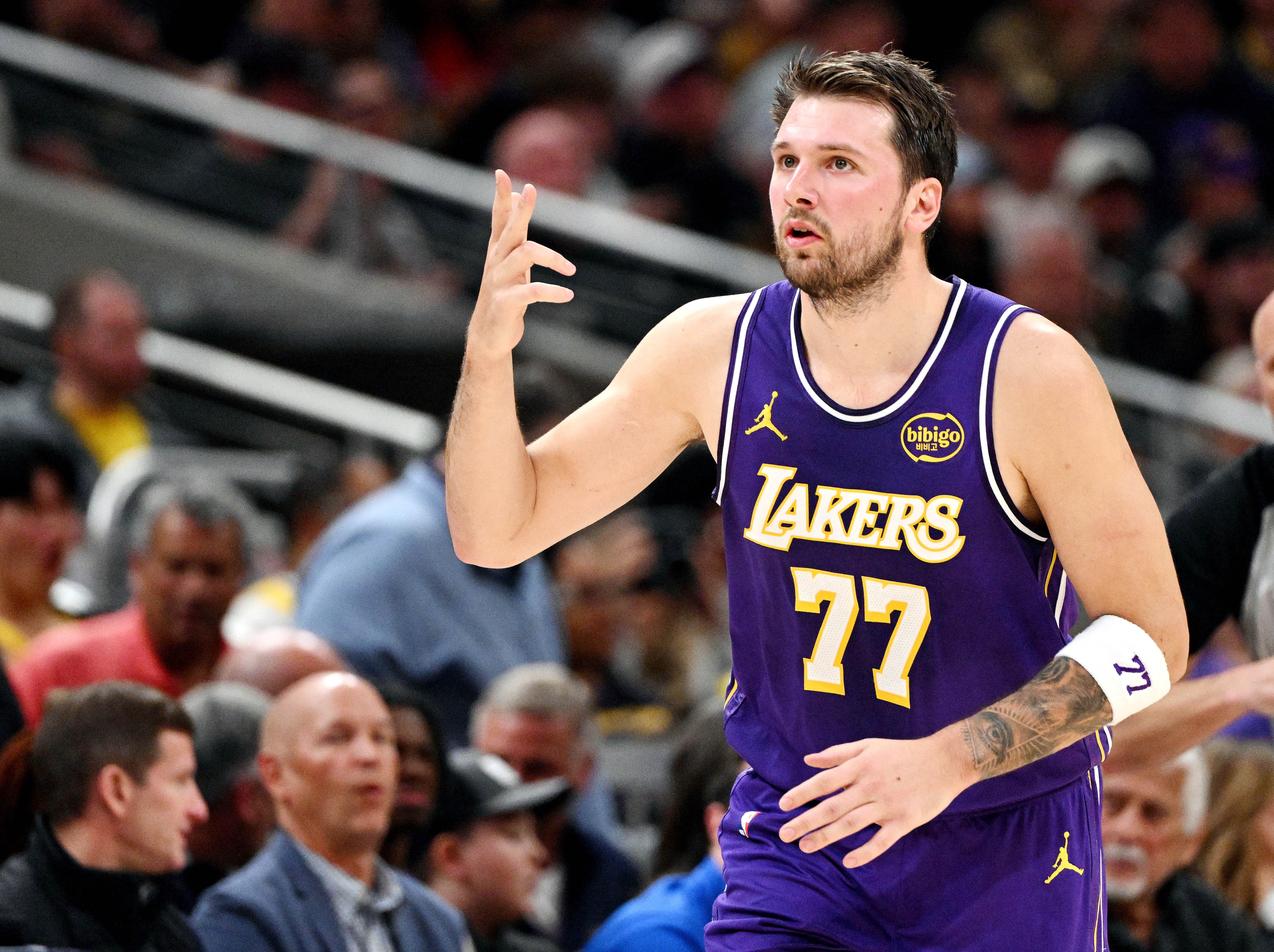 阿里纳斯直言MVP评选存剧本 湖人若登顶西部东契奇数据再强也白搭