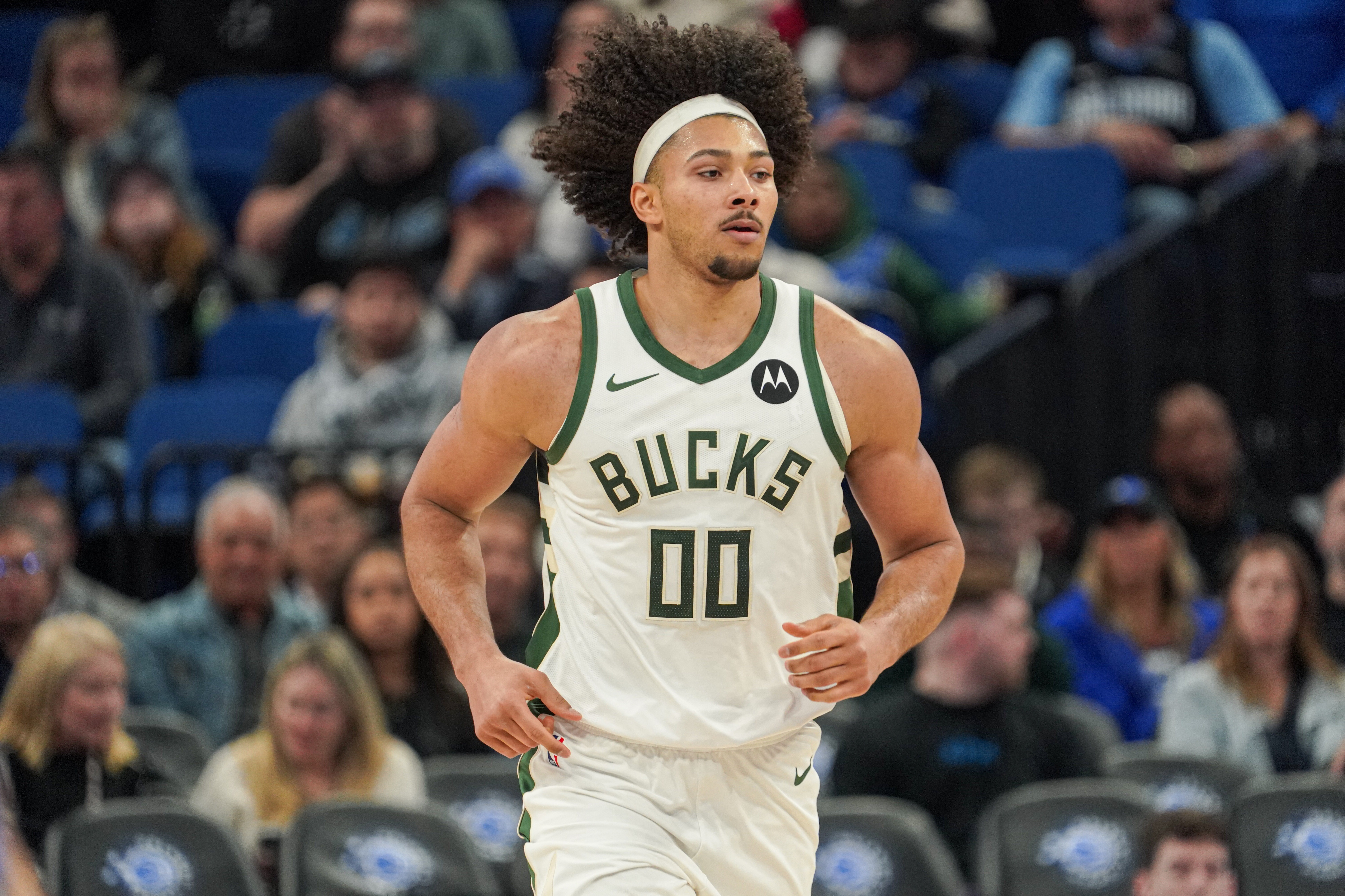 希姆斯狂揽20篮板创生涯新高 雄鹿主场不敌火箭