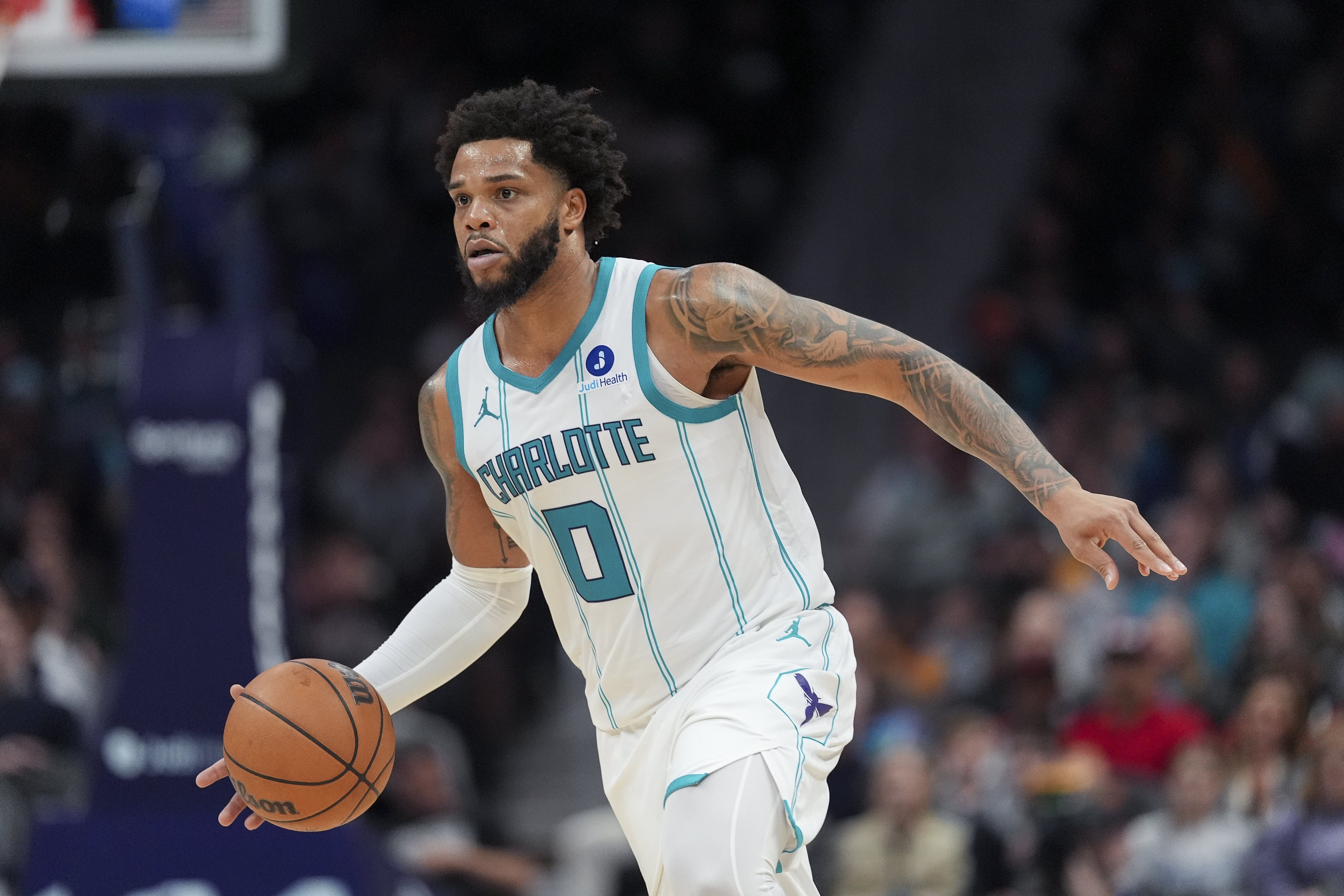 布里奇斯高效25分率黄蜂大胜太阳 斯特鲁斯6记三分助骑士力克勇士