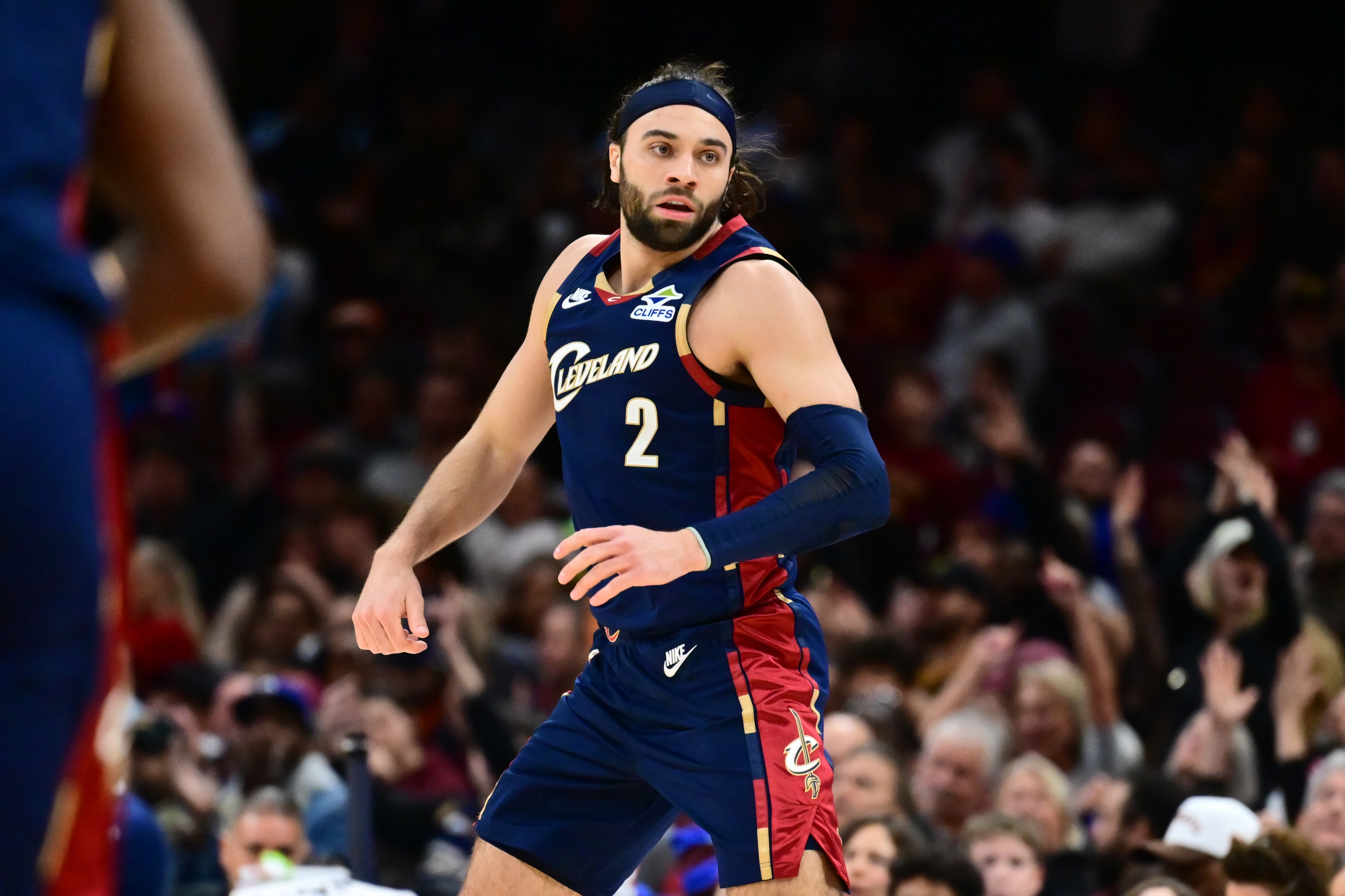 布里奇斯高效25分率黄蜂大胜太阳 斯特鲁斯6记三分助骑士力克勇士