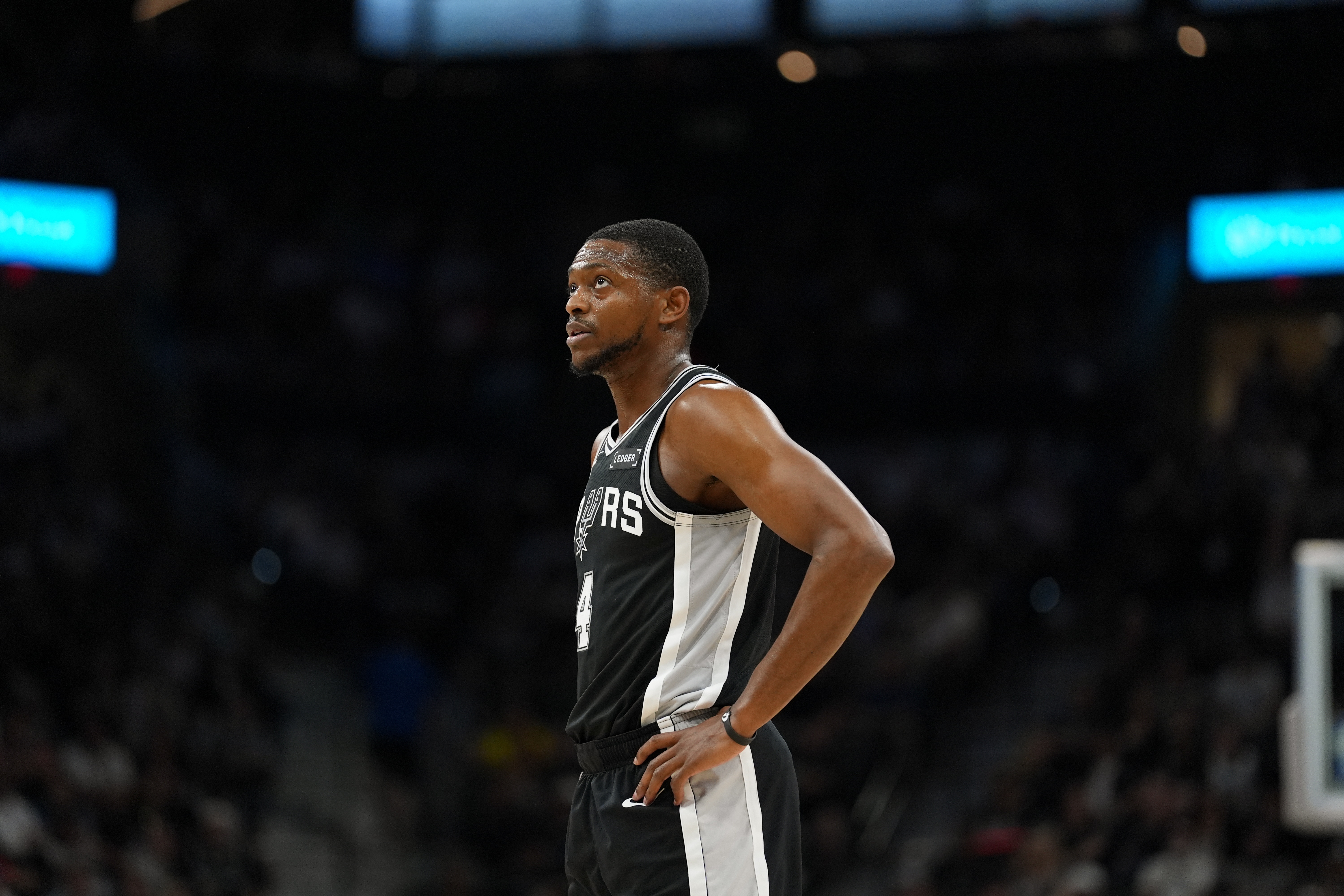 布里奇斯高效25分率黄蜂大胜太阳 斯特鲁斯6记三分助骑士力克勇士