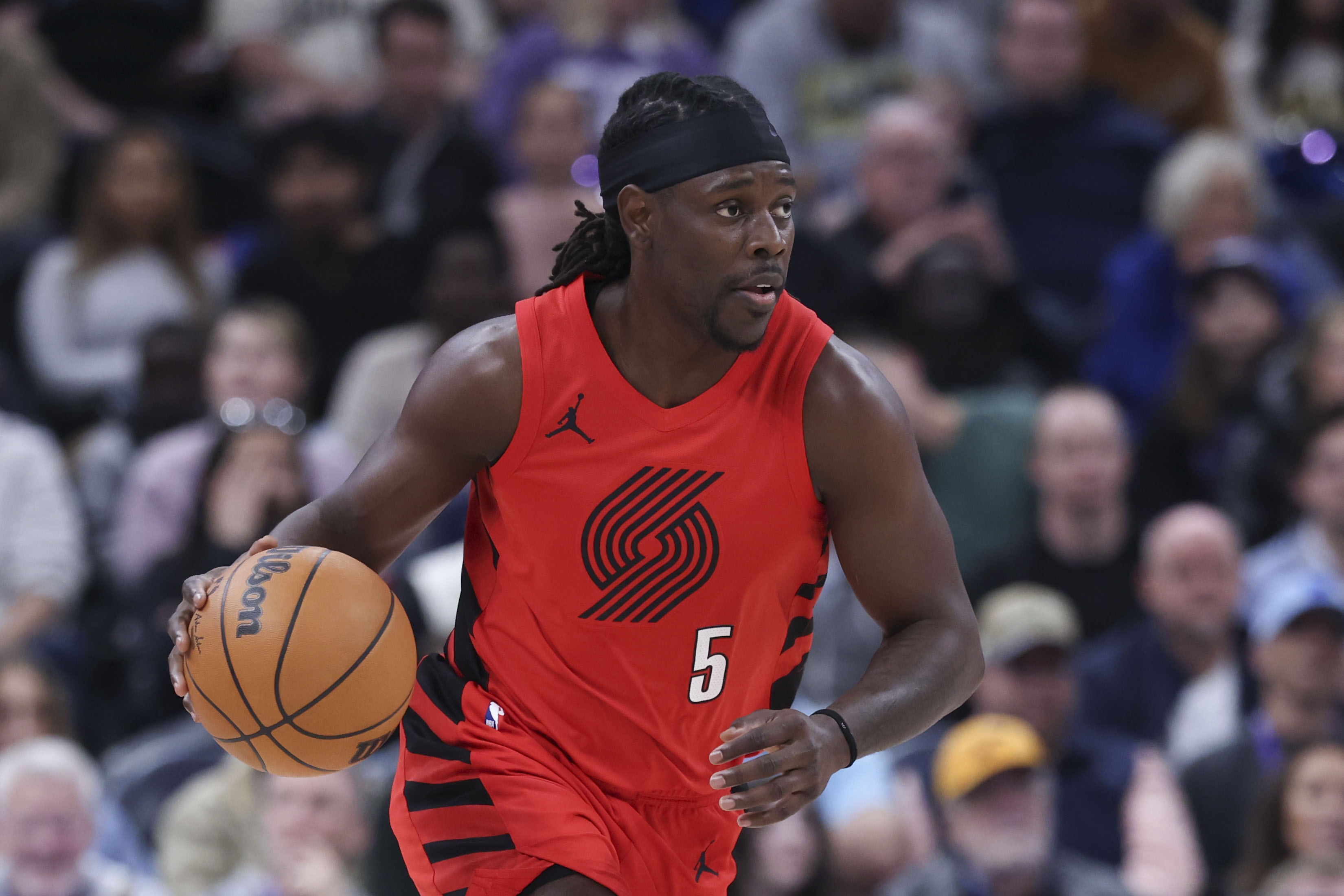 霍勒迪连场高效输出 开拓者主场力克鹈鹕