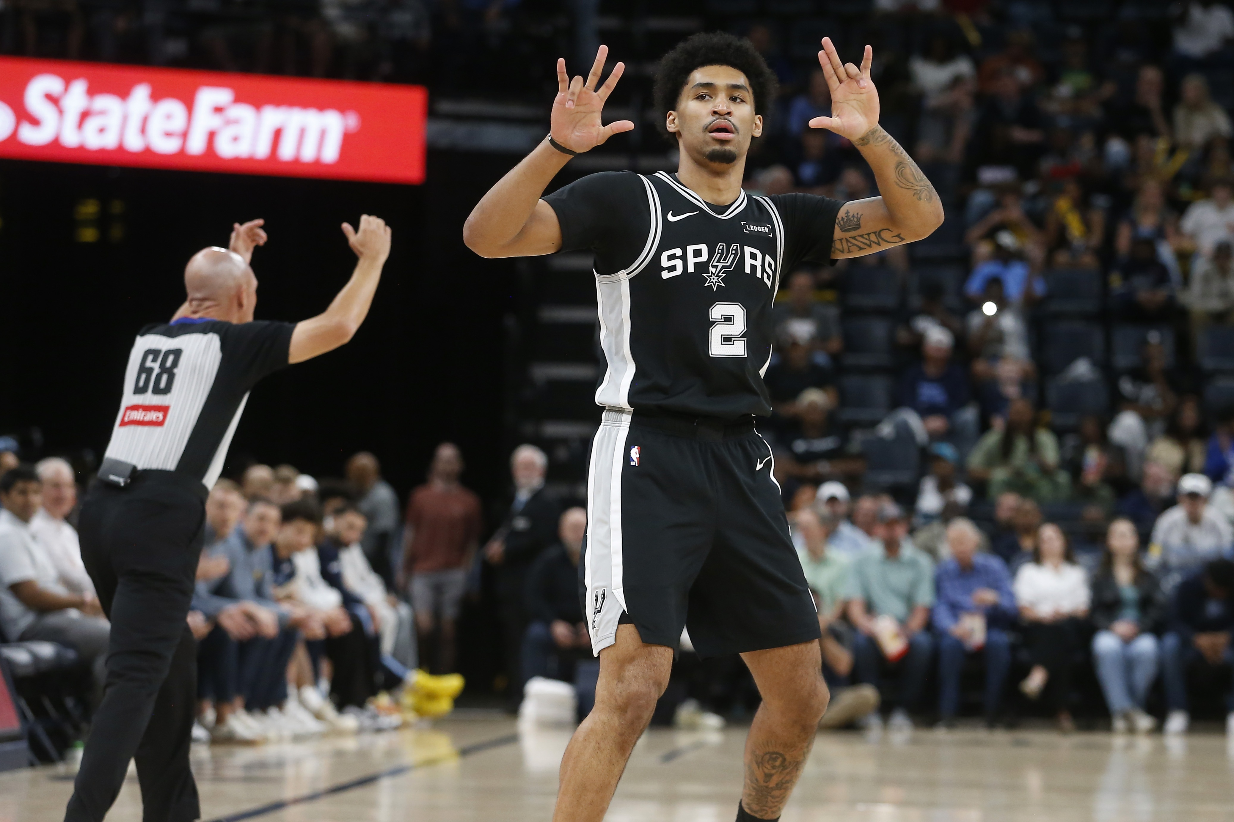 哈珀高效19+5 马刺大胜快船 榜眼盛赞老将领导力