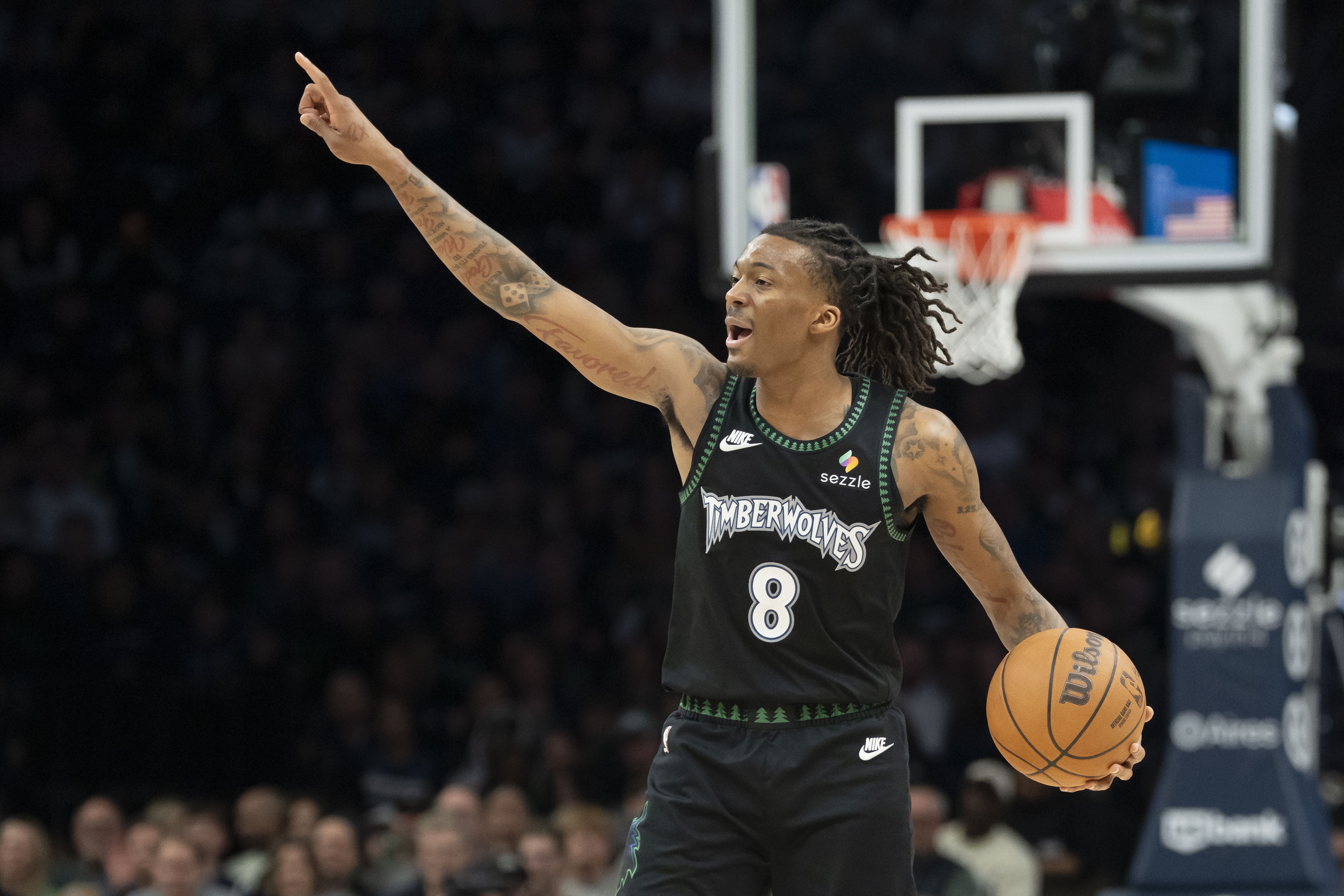 海兰德半场三分5投全失 森林狼活塞战平