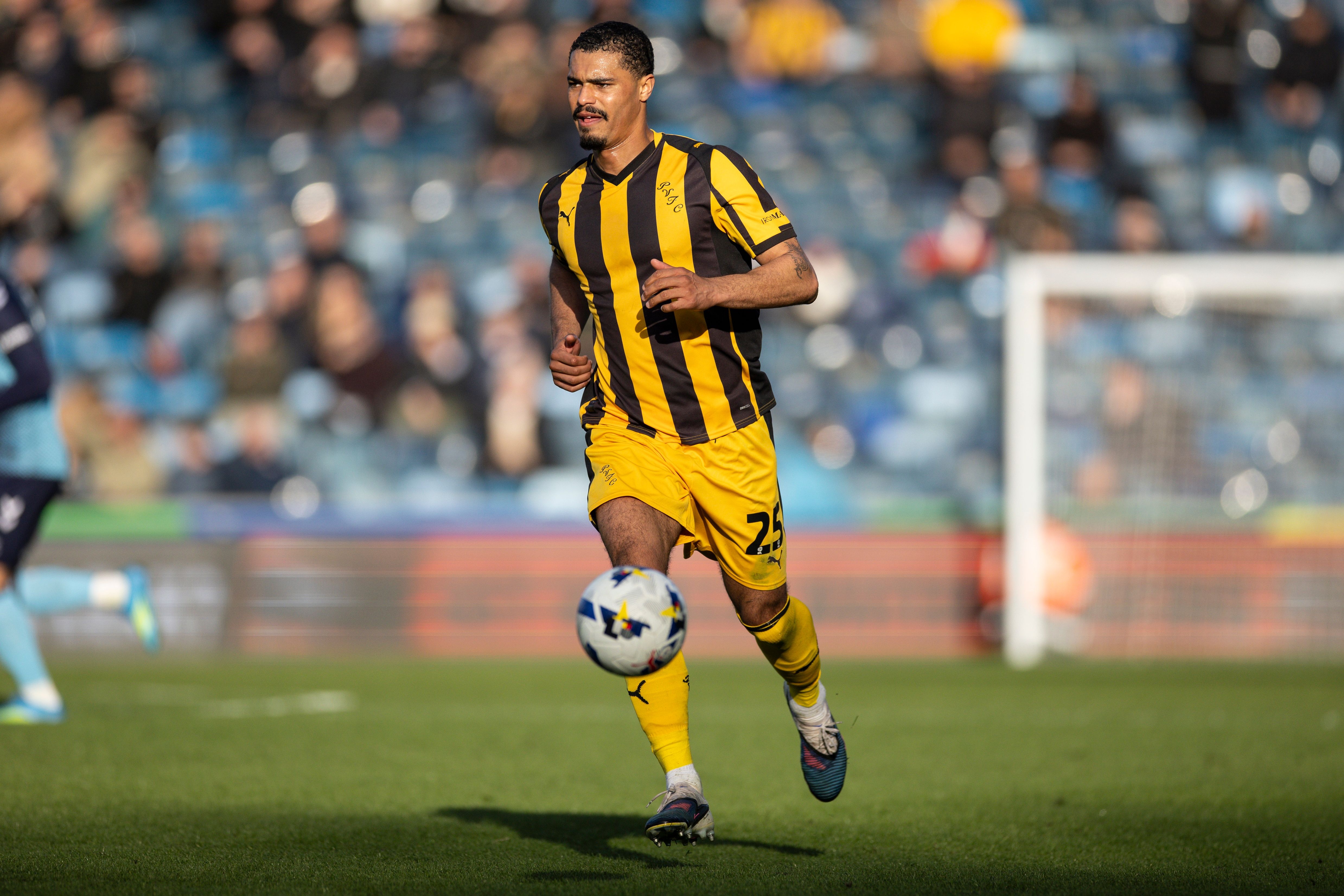 C罗双响领跑沙特联 恩佐风波持续发酵 巴萨报价巴斯托尼 C罗双响领跑沙特联 恩佐风波持续发酵 巴萨报价巴斯托尼