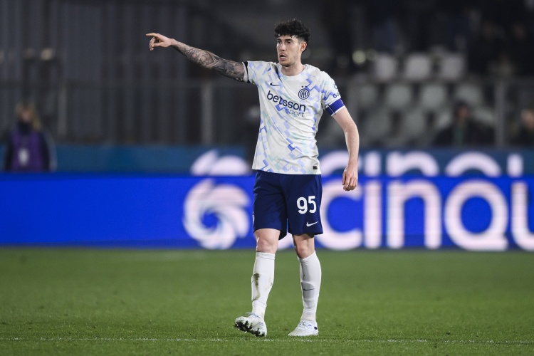 C罗双响领跑沙特联 恩佐风波持续发酵 巴萨报价巴斯托尼 C罗双响领跑沙特联 恩佐风波持续发酵 巴萨报价巴斯托尼