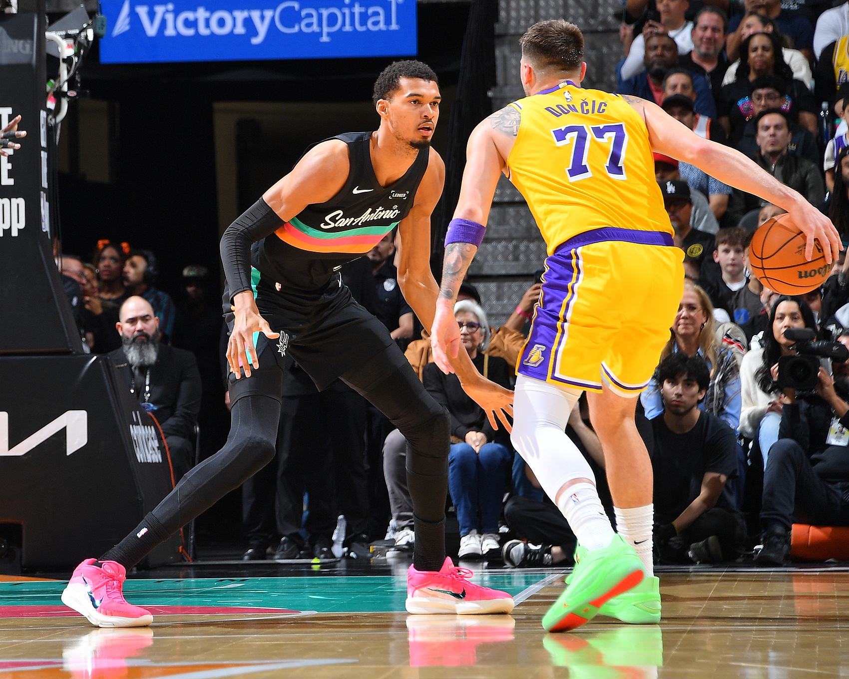 范弗里特质疑MVP评选逻辑 东契奇数据狂飙排名反降