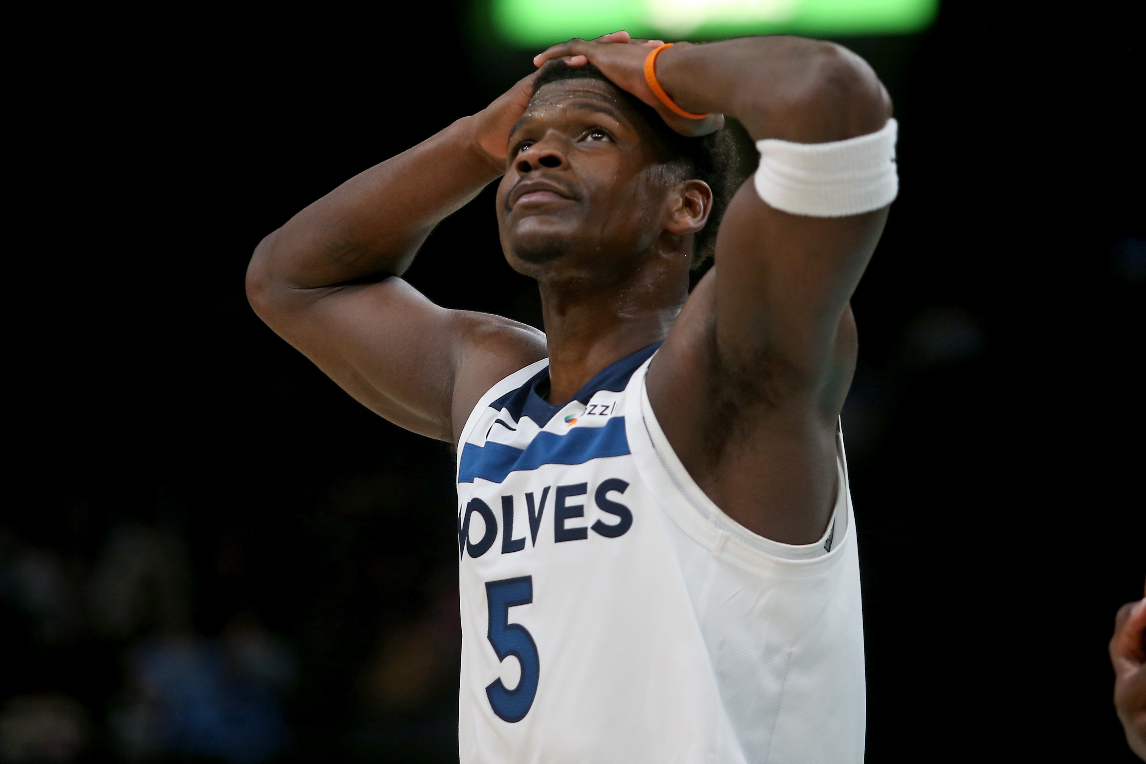 爱德华兹15中3三分7中0 森林狼主场负76人 爱德华兹15中3三分7中0 森林狼主场负76人