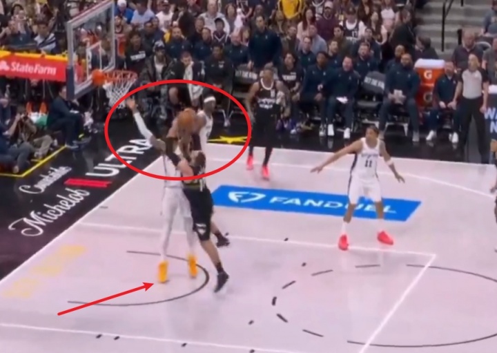 文班亚马踮脚站帽瓦兰丘纳斯 反抢犯规引发冲突