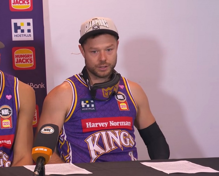 德拉维多瓦加冕NBL总冠军 成就澳美双冠历史第四人