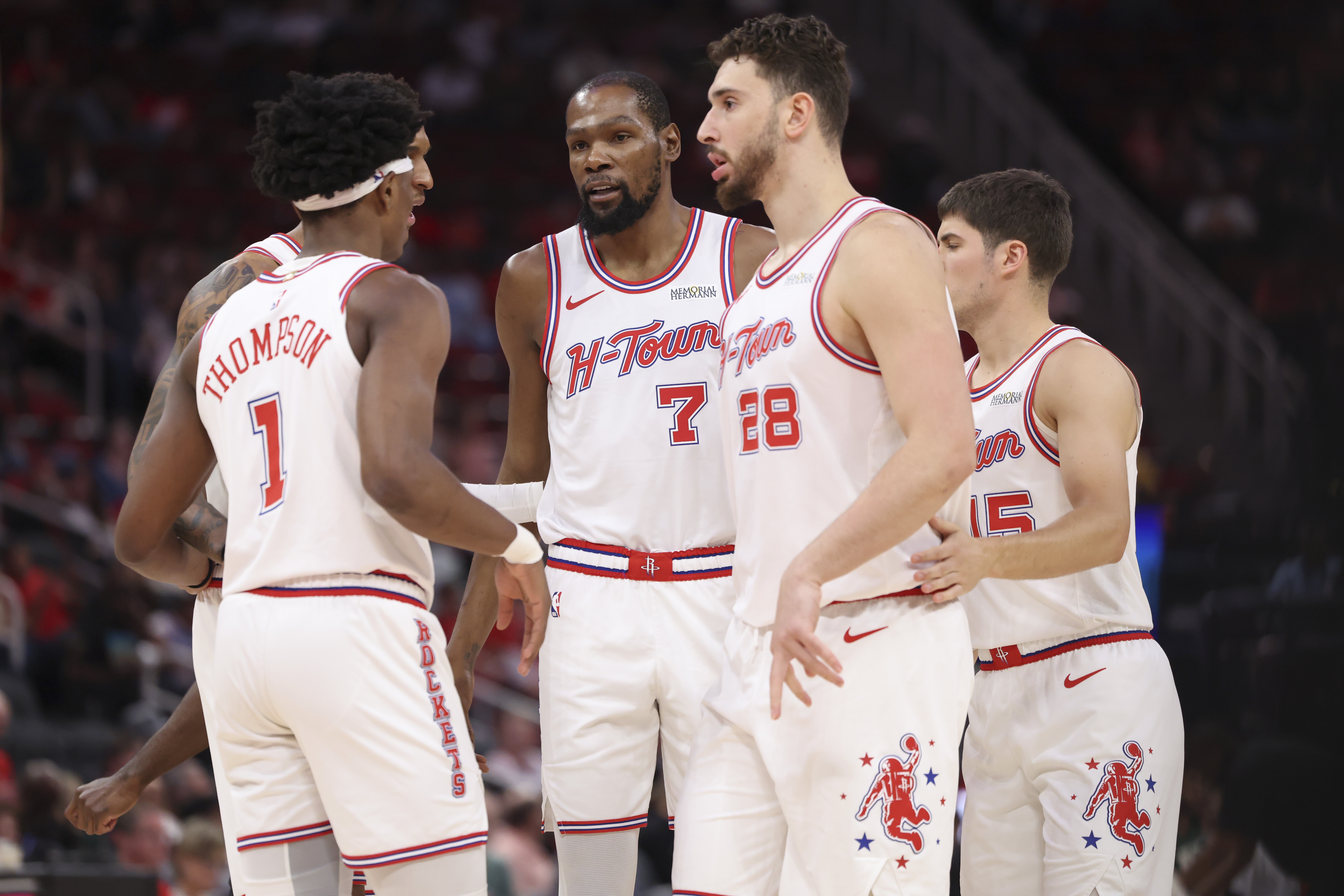 火箭拒将阿门·汤普森纳入交易 年轻健康成拒换字母哥主因 火箭拒将阿门·汤普森纳入交易 年轻健康成拒换字母哥主因