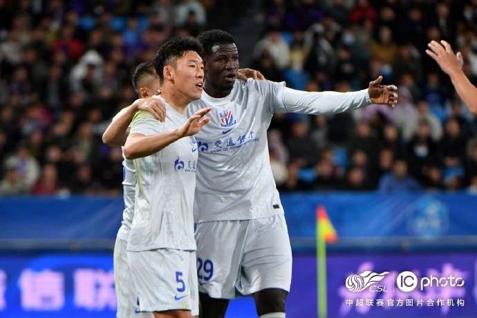 申花客场两度落后两度扳平 拉唐点射绝杀津门虎 申花客场两度落后两度扳平 拉唐点射绝杀津门虎