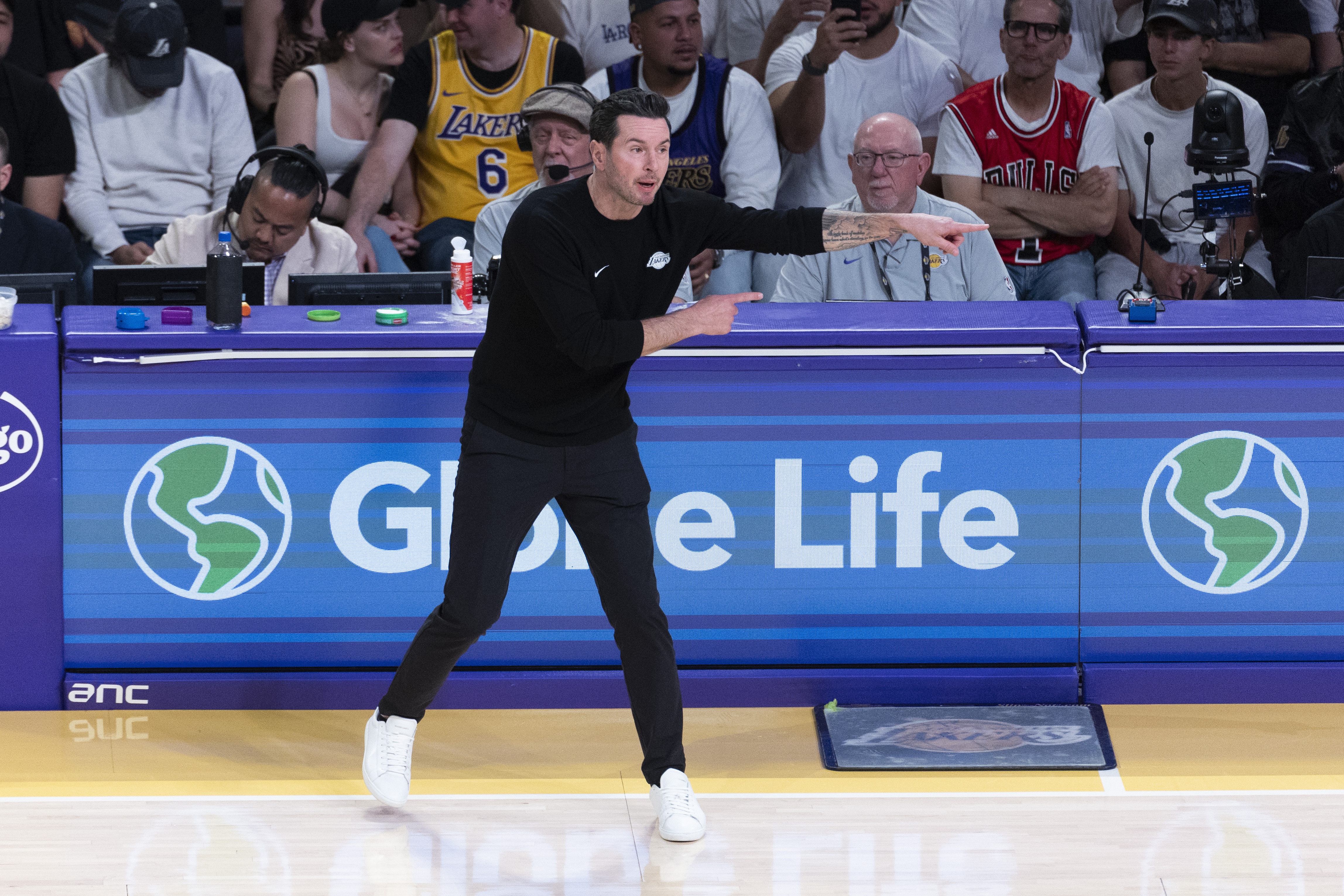 雷迪克点出湖人进攻命门 强调掩护质量与内线冲击