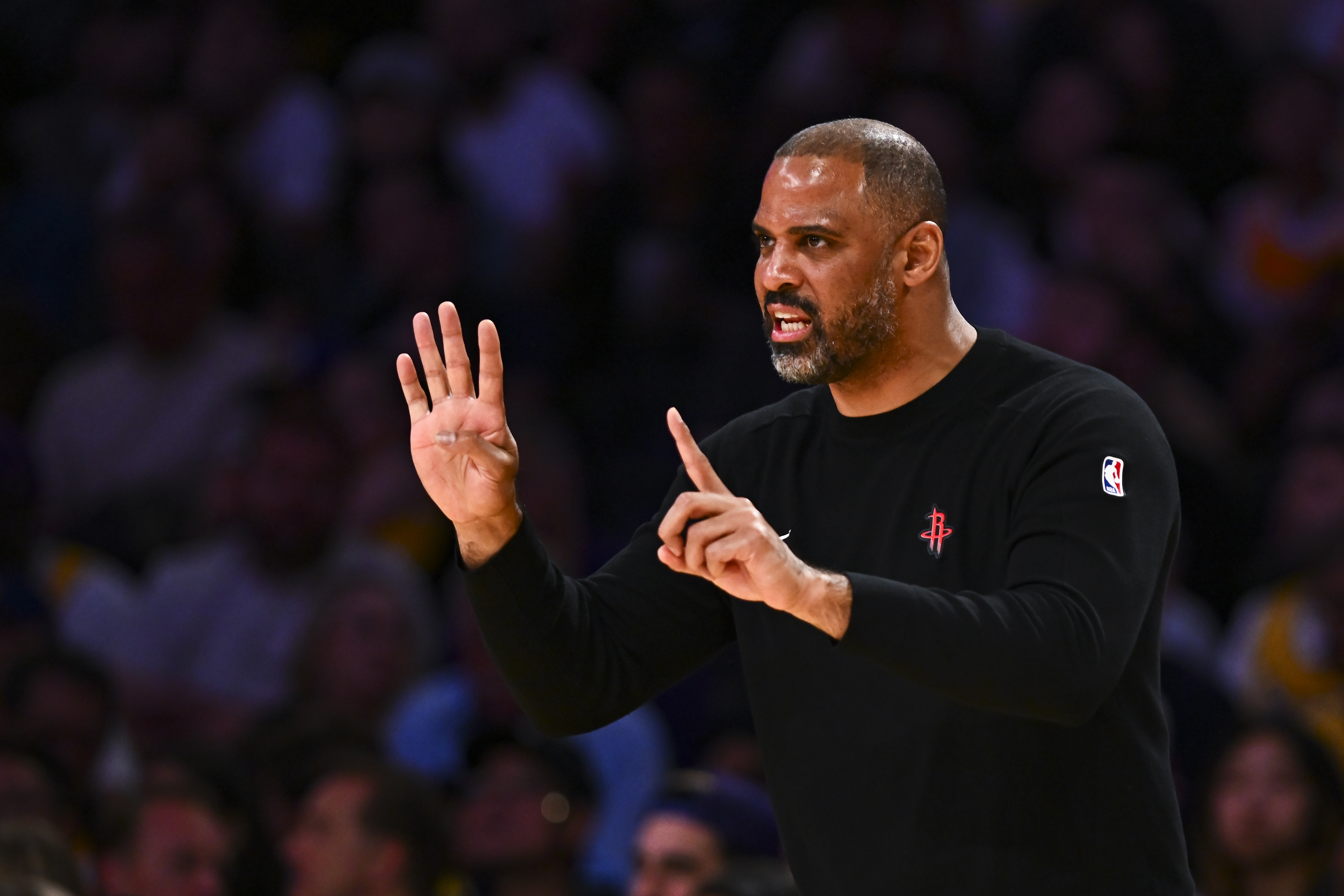 乌度卡复盘火箭险胜 点名领先13分时连续三回合仓促出手