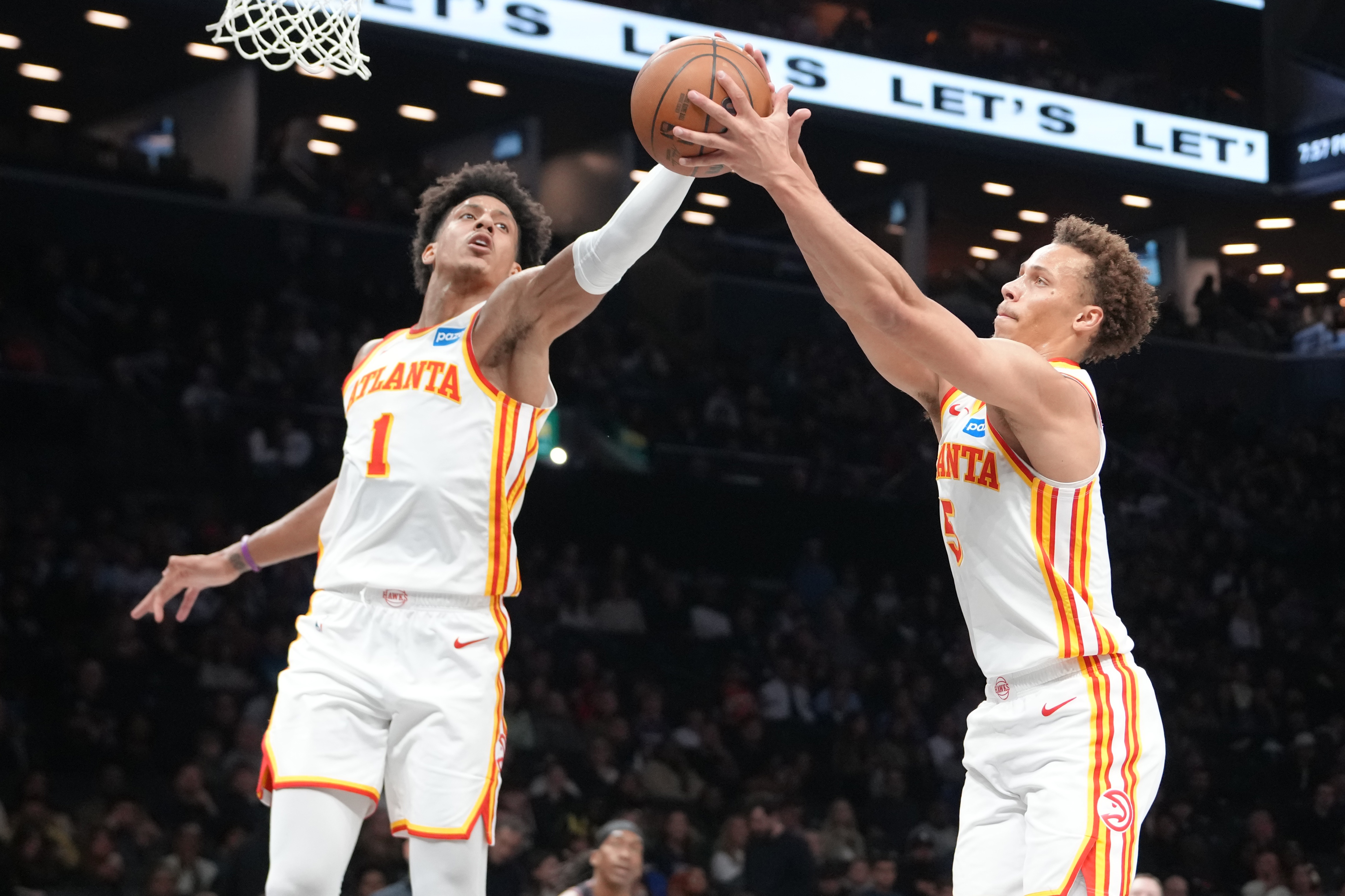 魔术主场力克东部第一活塞 尼克斯轮换不敌老鹰 魔术主场力克东部第一活塞 尼克斯轮换不敌老鹰