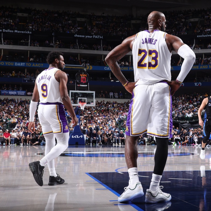 湖人负独行侠战绩遭掘金追平 西部第三仅靠胜负关系维系 湖人负独行侠战绩遭掘金追平 西部第三仅靠胜负关系维系