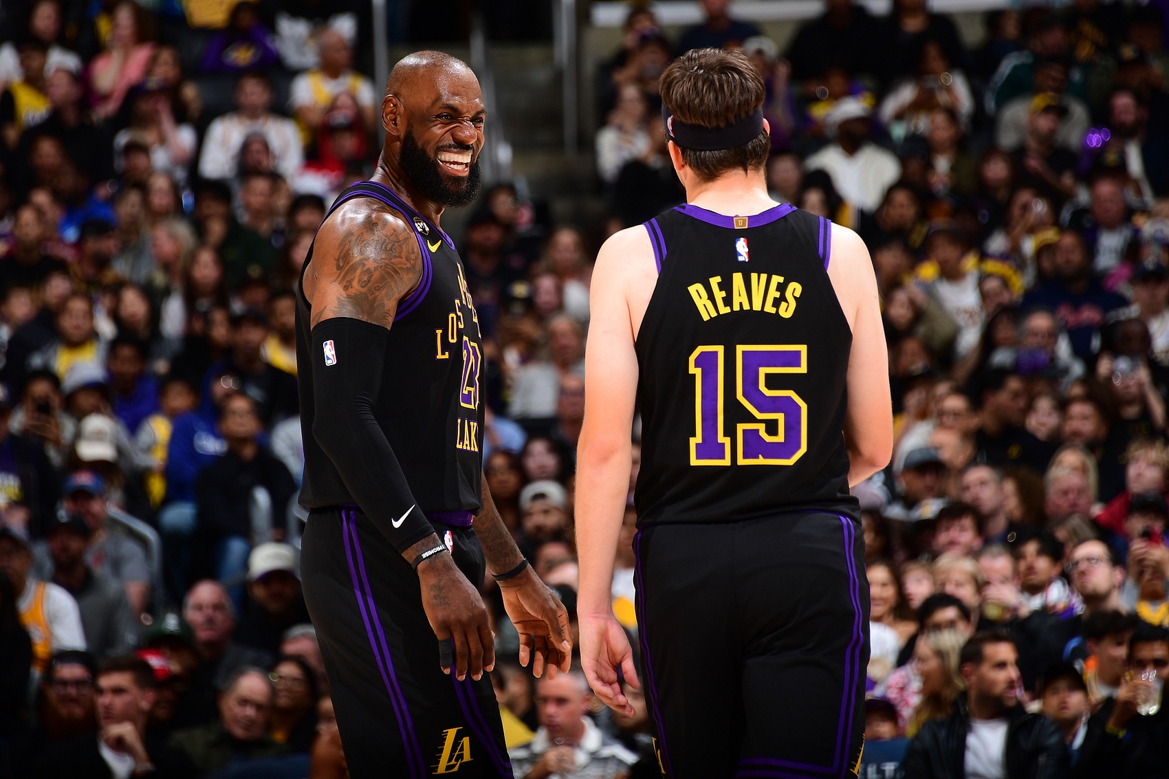 湖人常规赛末段面临詹姆斯负荷管理抉择 健康与排名的博弈 湖人常规赛末段面临詹姆斯负荷管理抉择 健康与排名的博弈