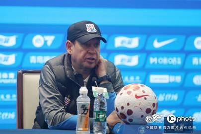 斯卢茨基复盘沪上德比 申花高压逼抢制胜 一球小胜可接受