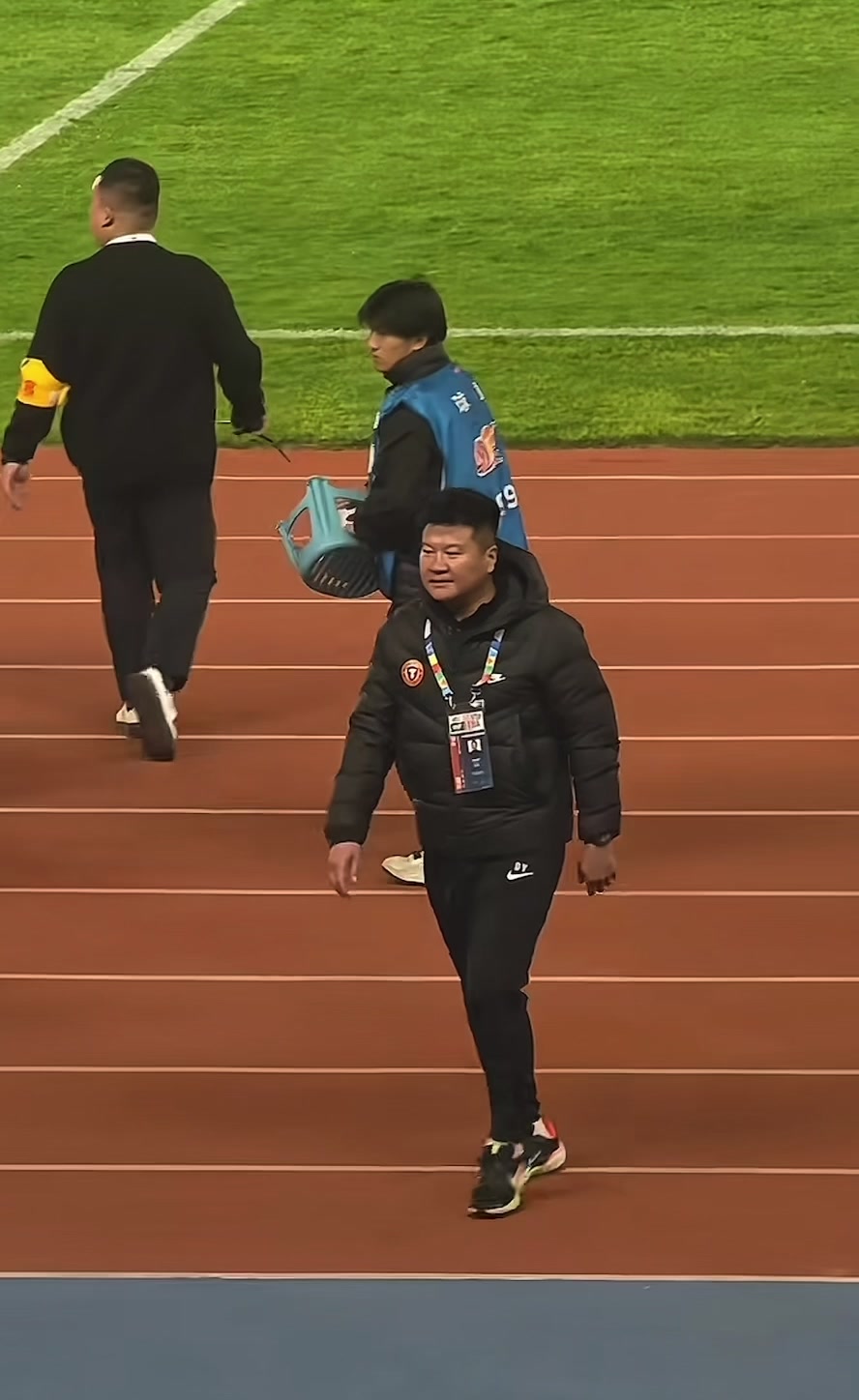 李金羽赛后未与郑智握手 双方对平局均表不满