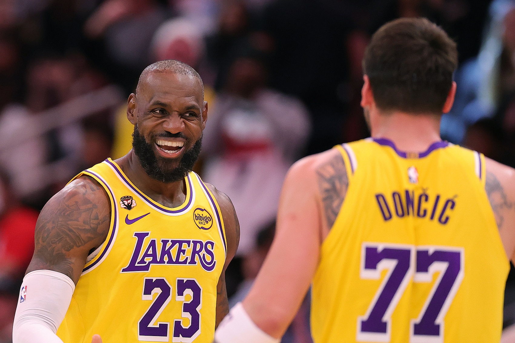 历史唯二生涯每季场均20+5+5 詹姆斯东契奇共享纪录