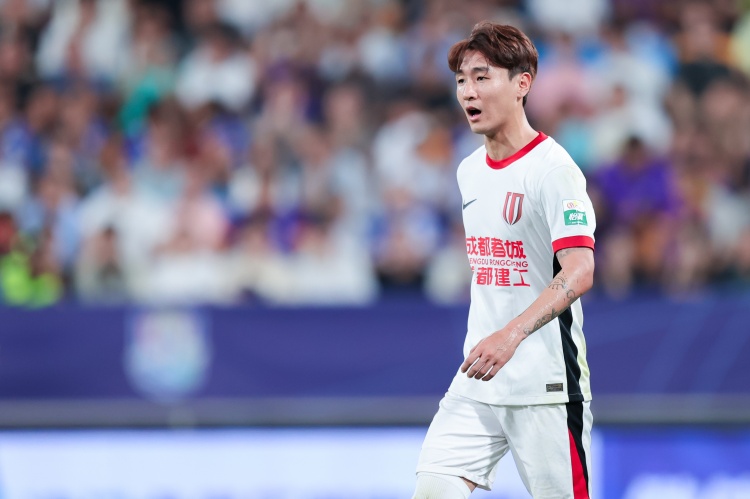 韦世豪传射主导逆转 成都蓉城补时绝杀北京国安