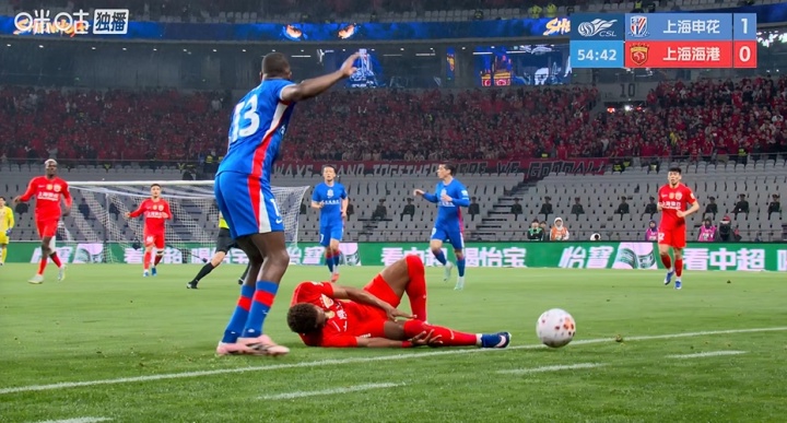 海港外援加布确诊髌腱断裂 赛季报销 大罗生涯曾三度遭遇