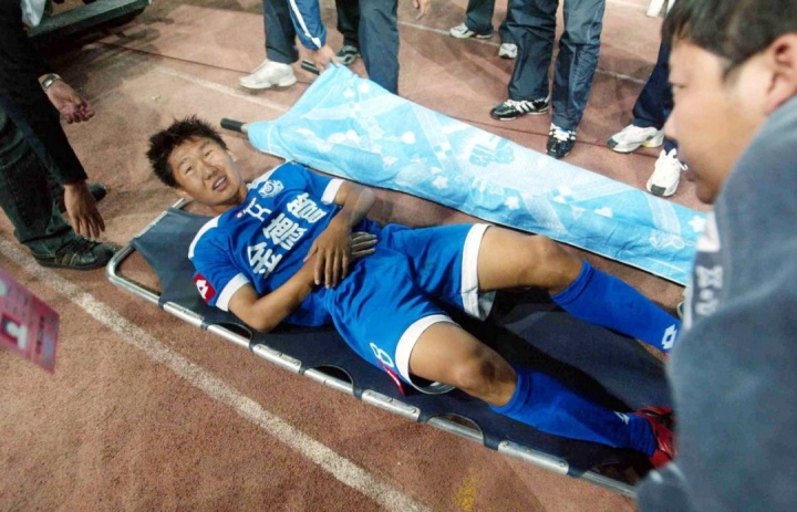 刘建业率铜梁龙五轮不败登顶 从被质疑到土帅新星