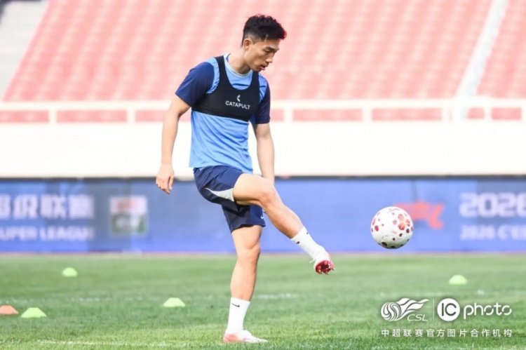 武汉三镇迎战成都蓉城 莫拉强调执行力 廖承坚谈信念