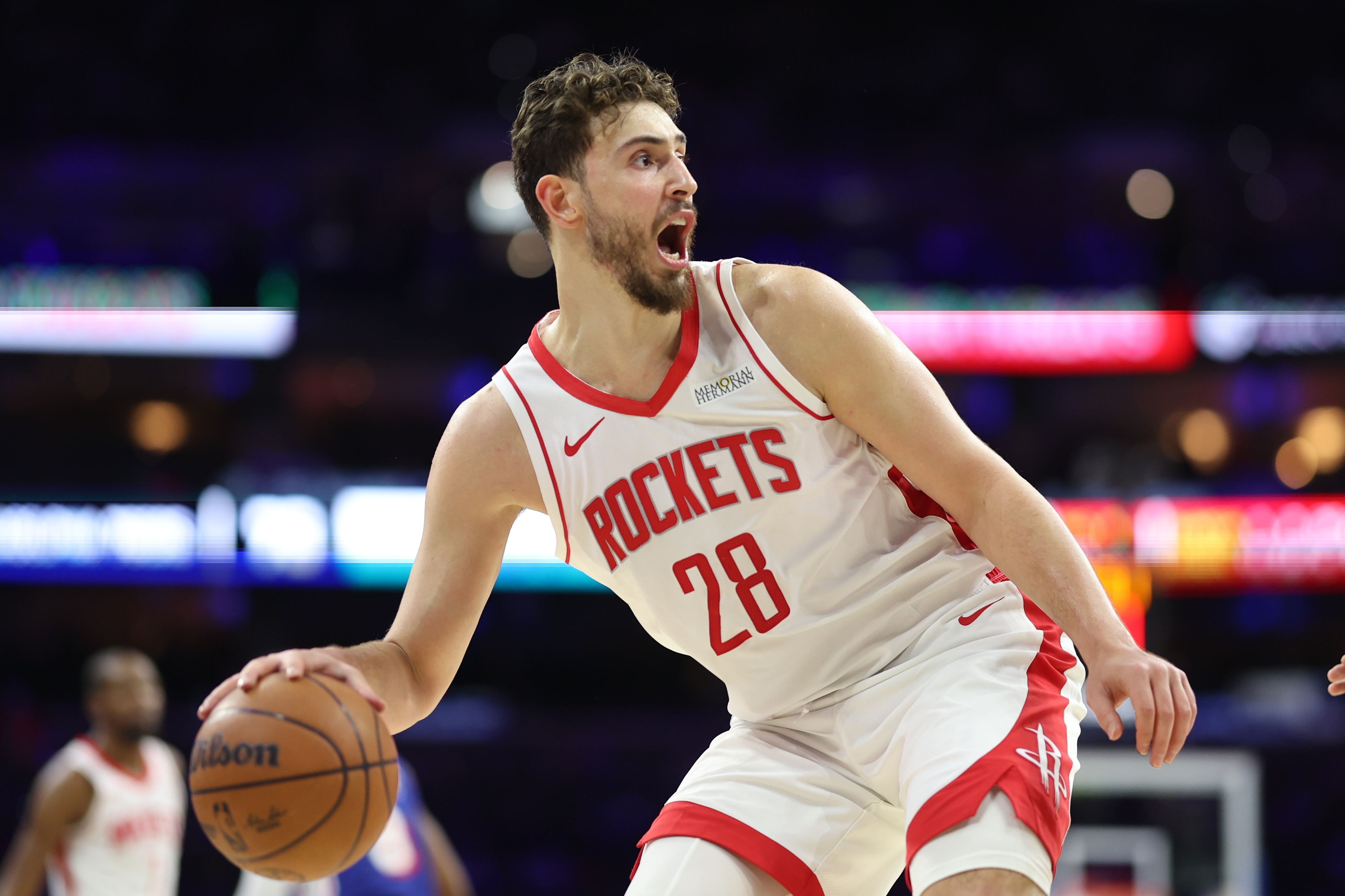 阿里纳斯锐评火箭困境 指申京假动作两年未变盼湖人上当