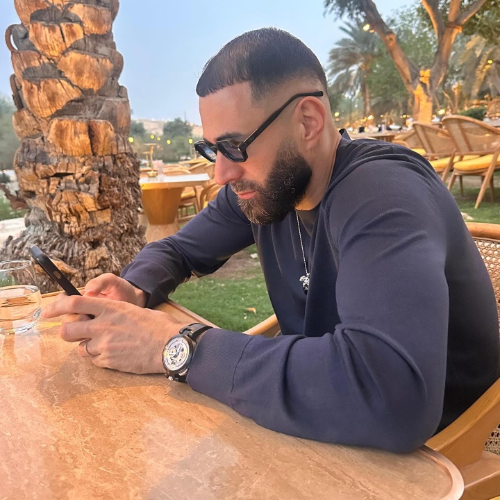 瓦尔加内衣T台秀 足坛伴侣动态一网打尽