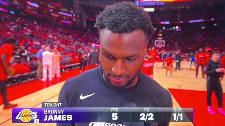 布朗尼中场谈父亲：他的伟大已无可多求 在场是恩赐