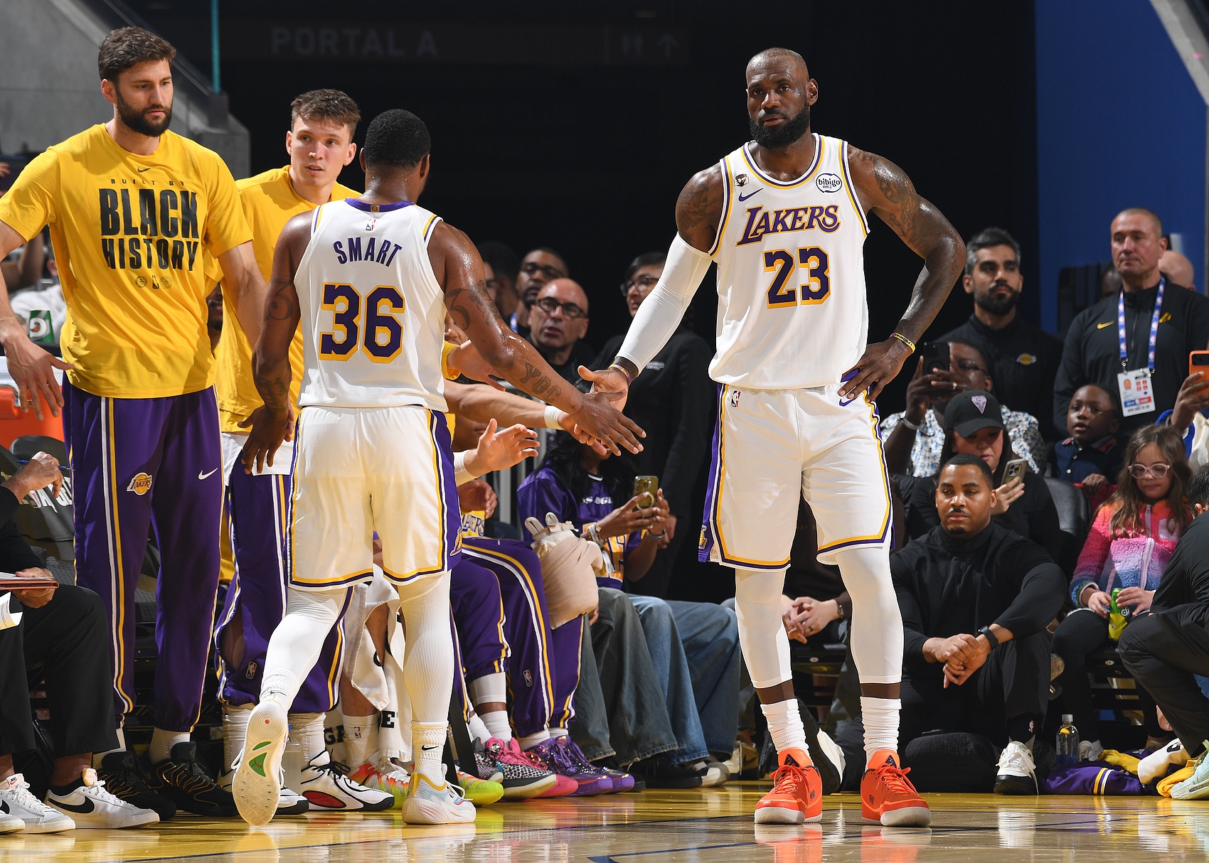 巴克利泼冷水：湖人防守变好？那是火箭进攻太烂