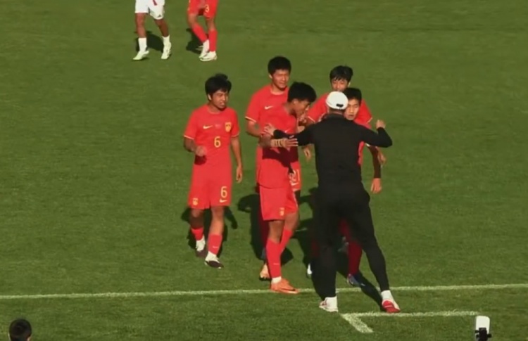 U15国足2-0意大利，沙明双响+末段541死守拼到抽筋
