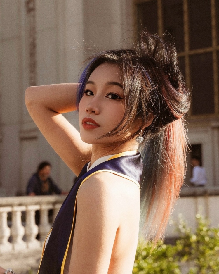 网红shulunc晒与克莱合影引发争议 本人称对分手事件不知情