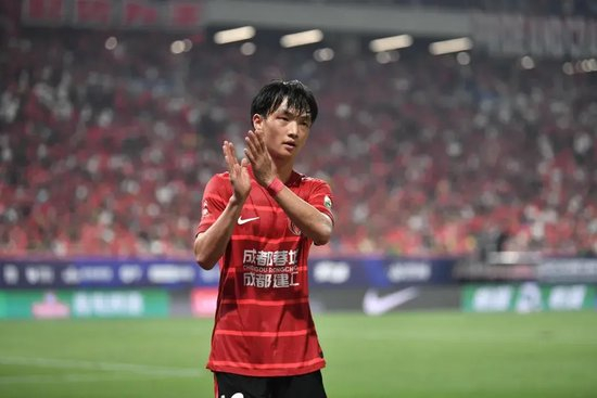 8前锋1后腰！国足27人名单边卫告急 杨明洋火线入籍