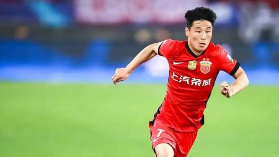 武磊点射破荒，海港补时阶段1-1逼平泰山